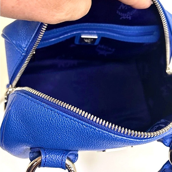 MCM Breathtakingly Beautiful Blue Pebbled Leather Boston Bag - Picture 11 of 14